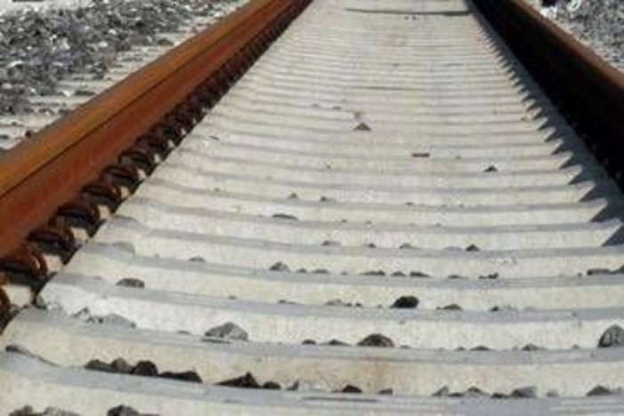 Svizzera, treno deraglia nel canton vallese: molti feriti