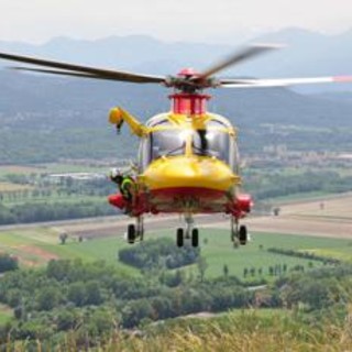 Anziana malata risucchiata in aria da elicottero del 118 a bassa quota, il figlio vince la causa Anziana malata risucchiata in aria da elicottero del 118 a bassa quota, il figlio vince la causa