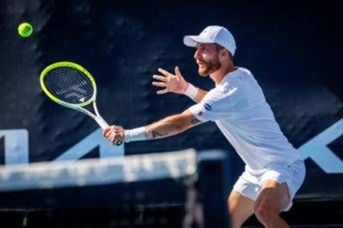 Moutet vince al Queen's, poi parolacce nell'intervista e rimprovero