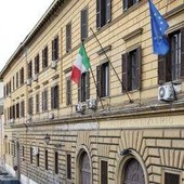 Roma, entra in casa della ex e accoltella un amico Roma, entra in casa della ex e accoltella un amico