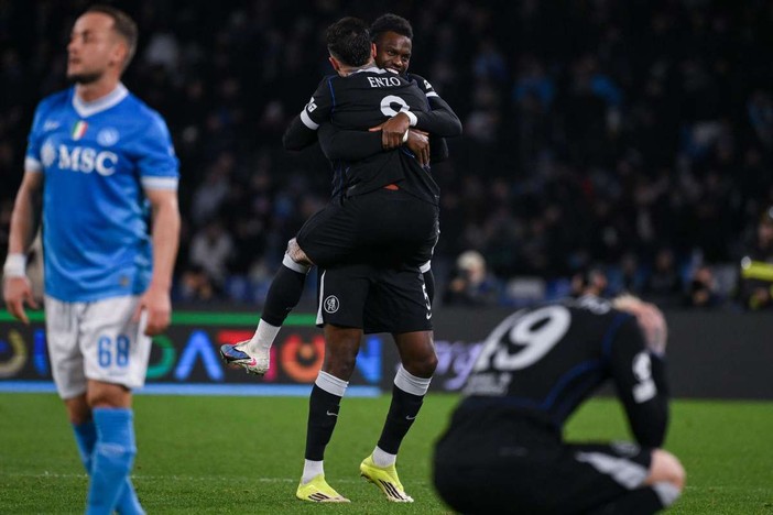 Il Chelsea condanna il Napoli, azzurri fuori dalla Champions Il Chelsea condanna il Napoli, azzurri fuori dalla Champions