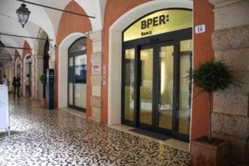 Bper promuove la cultura della sicurezza digitale, al via un ciclo di webinar per difendersi da frodi online Bper promuove la cultura della sicurezza digitale, al via un ciclo di webinar per difendersi da frodi online