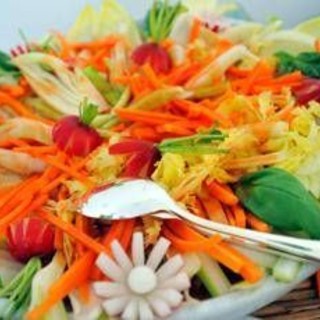 Pancia gonfia dopo i pasti? Verdure e non solo, quali possono essere le cause Pancia gonfia dopo i pasti? Verdure e non solo, quali possono essere le cause