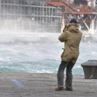 Meteo, nuova allerta della Protezione Civile: venti di burrasca e temporali al Centro-Nord Meteo, nuova allerta della Protezione Civile: venti di burrasca e temporali al Centro-Nord
