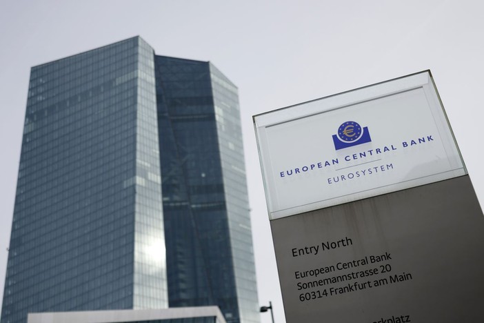 Bce “Prospettive di crescita incerte, dipendono dalla durata della guerra”