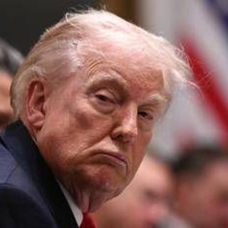 Trump: "Non dormo durante riunioni governo, ma sono noiose"