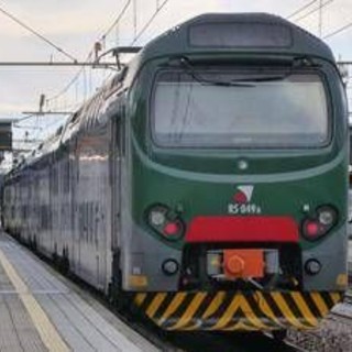 Bologna, cavi tranciati vicino alla stazione: rallentamenti e ritardi dei treni fino a 2 ore