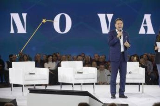 Dal M5S un Patto generazionale per i giovani: dai 15mila euro per i 18enni al voto ai 16enni, le proposte Dal M5S un Patto generazionale per i giovani: dai 15mila euro per i 18enni al voto ai 16enni, le proposte
