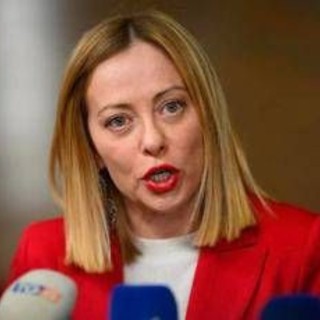 Iran, Meloni sente Merz e Starmer. Ai leader del Golfo: "Ingiustificabili attacchi a vostri Paesi"