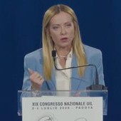 Meloni al congresso della Uil: "Salario giusto una vittoria di tutti i lavoratori"