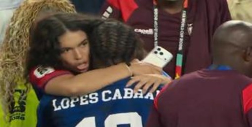 Argentina-Capo Verde, Cabral pareggia nei supplementari e corre in tribuna per... la fidanzata Argentina-Capo Verde, Cabral pareggia nei supplementari e corre in tribuna per... la fidanzata