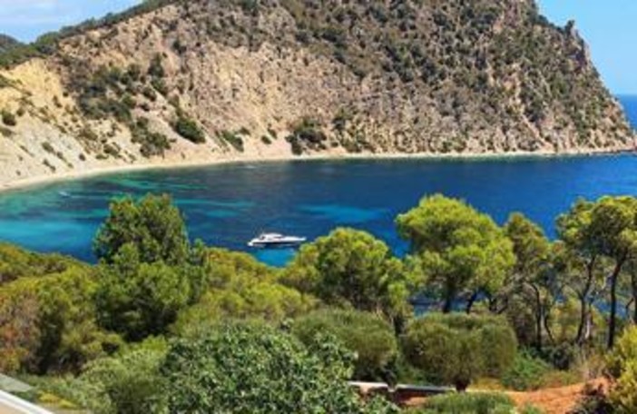 Cameriere italiano morto a Ibiza, consolato a Barcellona segue il caso Cameriere italiano morto a Ibiza, consolato a Barcellona segue il caso