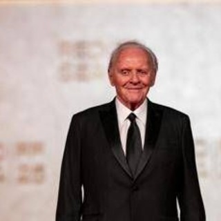 Anthony Hopkins, 50 anni di sobrietà. Il messaggio per chi lotta: "Scegliete la vita" Anthony Hopkins, 50 anni di sobrietà. Il messaggio per chi lotta: "Scegliete la vita"