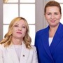 Meloni e la premier danese Frederiksen: "Unite per difendere Europa, no a immigrazione incontrollata" Meloni e la premier danese Frederiksen: "Unite per difendere Europa, no a immigrazione incontrollata"