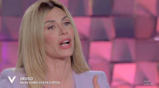 Paola Caruso dopo il Gf Vip: "Mi è crollato tutto, mi sono resa conto di essere fragile" Paola Caruso dopo il Gf Vip: "Mi è crollato tutto, mi sono resa conto di essere fragile"