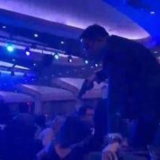 Spari alla cena di Trump con i giornalisti, il nostro testimone: "Ho sentito i colpi e mi è stato subito chiaro, era un attentato"