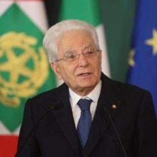 Mattarella: "Il mondo deve essere riconoscente a Leone XIV. Potere può far perdere equilibrio, autoironia eviterebbe imbarazzi"
