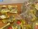 Cinque chili di cocaina nascosta nei biscotti della fortuna, arrestata a Fiumicino