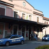 Appicca il fuoco a due vagoni nella notte a Varese Nord: arrestato un 34enne Appicca il fuoco a due vagoni nella notte a Varese Nord: arrestato un 34enne
