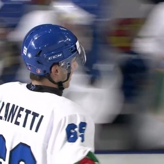 Marco Zanetti, 23 anni, malnatese segna il 3-1 del Blue Team alla Polonia nel Mondiale in Romania