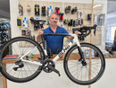 Angelo Zoccarato, il “Zocca”, classe 1964 nel suo “Zocca Cicli” in via Giovanni Amendola 5 a Masnago
